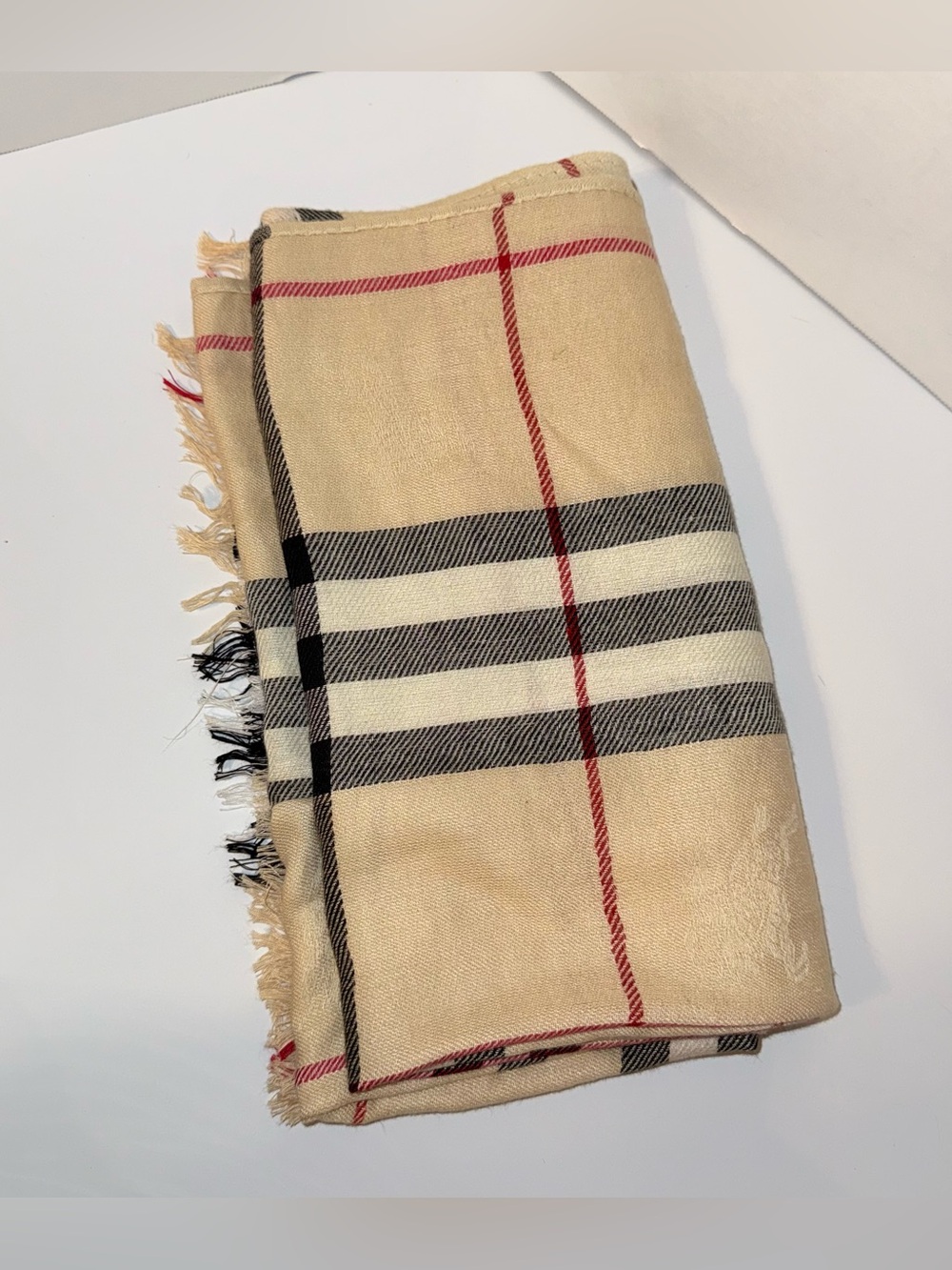 BURBERRY LONDON classic long line Beige Plaid Scarf with Subtle Embossed Logo - Picture 4 of 4